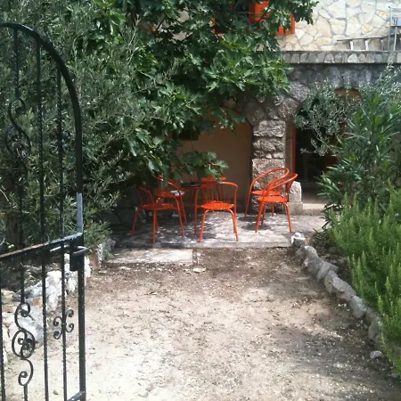 Landhaus Old Traditional Stonehouse